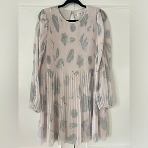NWOT. Wilfred by Aritzia daydreamer mini dress. Size Medium.
